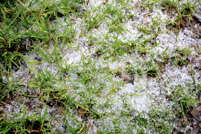 冰雹最新预告：强对流天气预警及防范措施详解