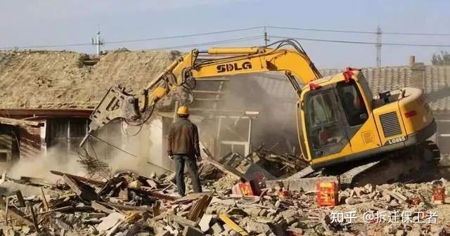 关于违法建筑强拆的最新规定：程序、补偿与未来趋势