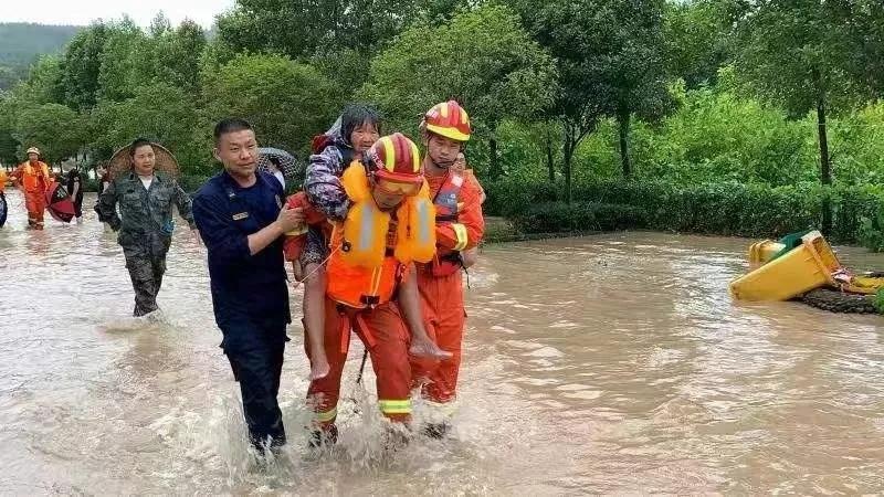 浙江台风最新消息：路径预测、防御措施及影响分析